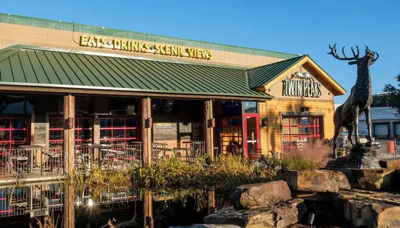 Twin Peaks Restaurant Photo