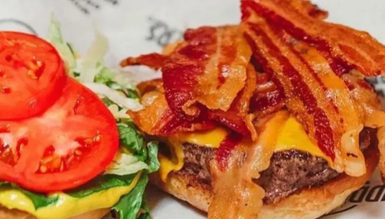 Fuddruckers Photo