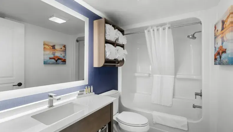 Ocean Reef Resort - South Tower Three Bedroom Deluxe Condo - Bathroom Photo 7