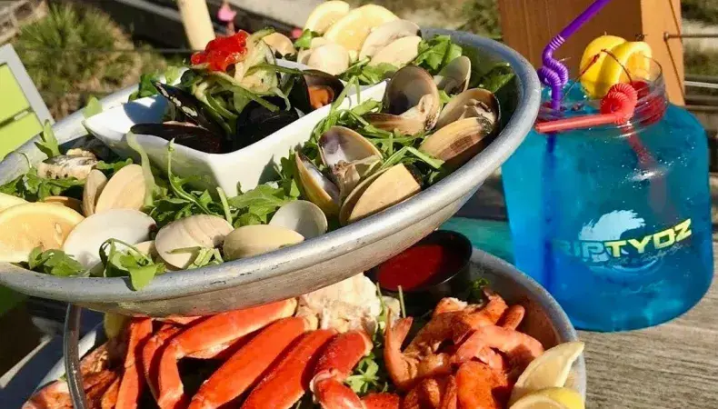 RipTydz Oceanfront Grille & Rooftop Bar Photo 3