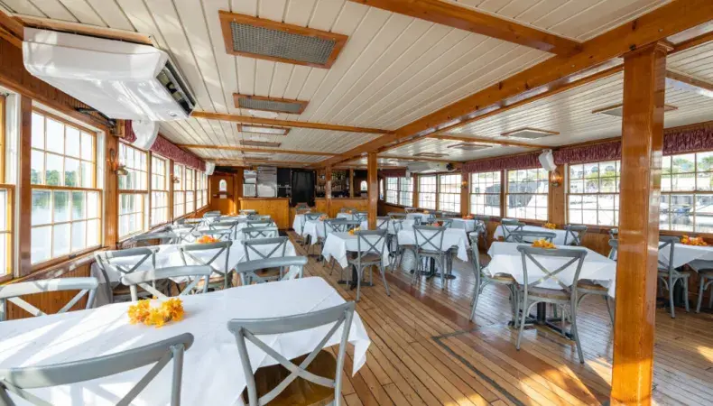 Barefoot Queen Riverboat Photo 5