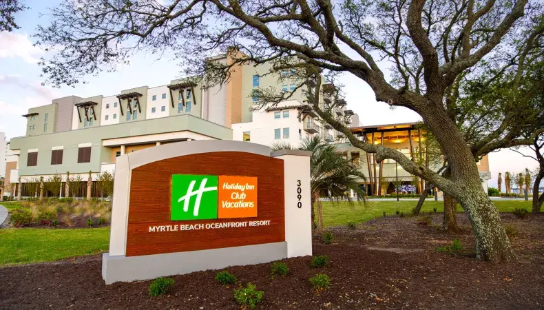 Resort Entrance Photo 4