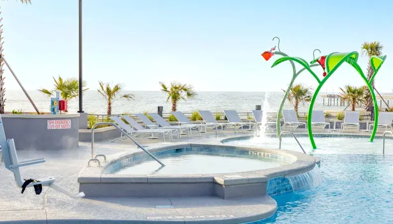 Pool Hot Tub Photo 8