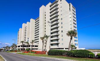 Surfmaster by the Sea exterior
