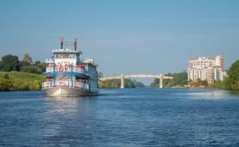 Barefoot Queen Riverboat - 10% Off Photo