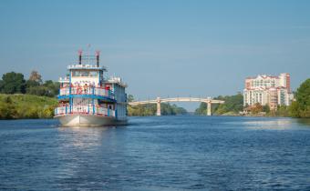 Scenic Day/Lunch Cruises Photo