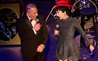 Frank & Liza - Start Spreading the News Photo