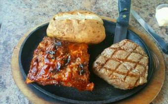 Damon's Oceanfront Grill Photo