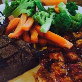 Thorny's steak dinner with cole slaw
