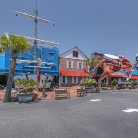 Giant Crab exterior