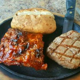 Damon's Oceanfront Grill Photo