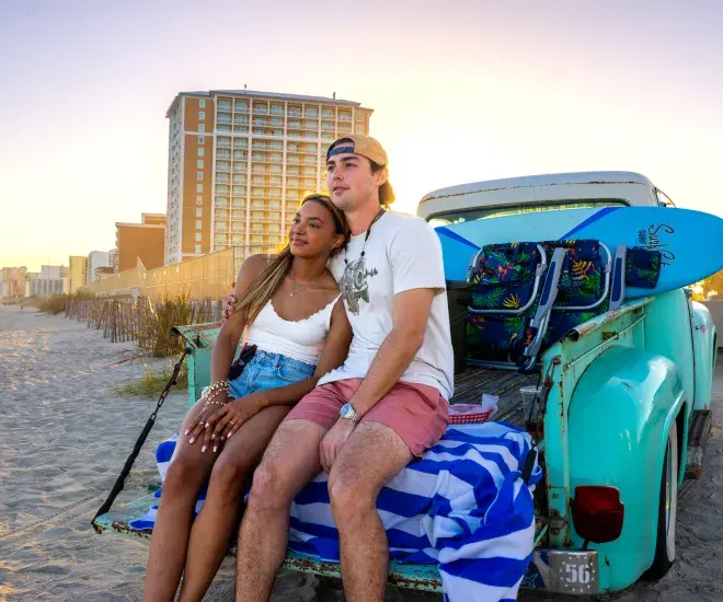Myrtle Beach Young Couple Beachside Dining