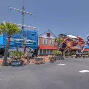 Giant Crab Seafood Restaurant Photo