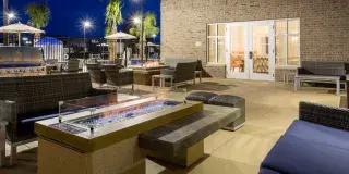 Outdoor firepit and grills Photo 3