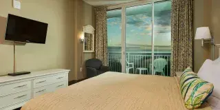 Avista Resort Oceanfront Bedroom Photo 6