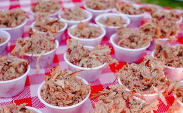 plates of barbeque