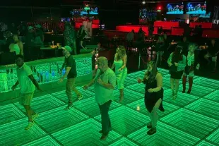 Vizionz Lounge - Free Admission for Two Photo