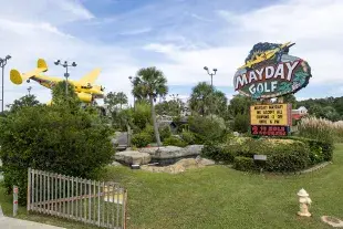 Mayday Golf Photo