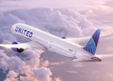 United Airlines plan flying through clouds