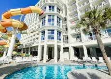 Crown Reef Beach Resort and Waterpark Photo 7