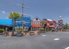 Giant Crab exterior