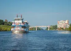 Barefoot Queen Riverboat Photo