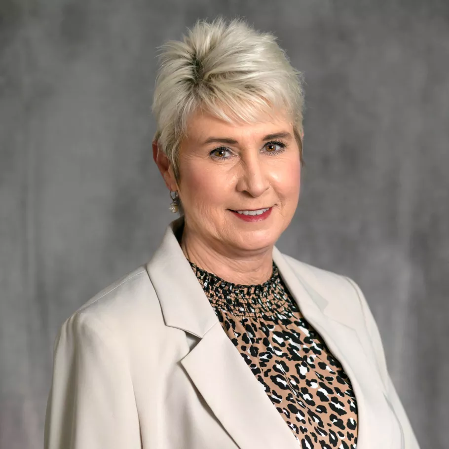 Cynthia Mohr