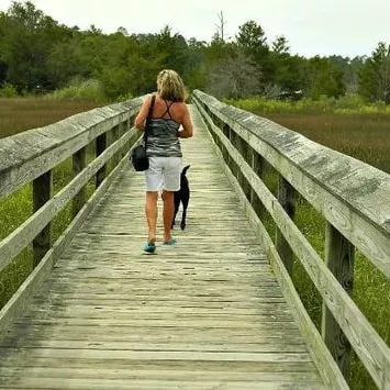 Walkway with pet at Vereen Memorial Gardens