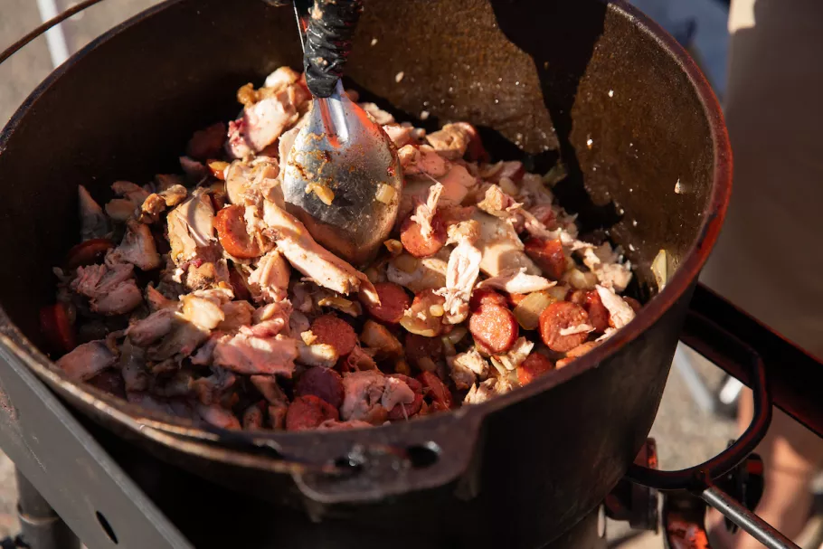 Pot of chicken bog at Loris bog off