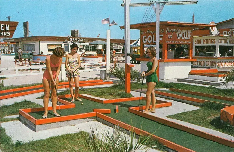 Carpet Mini Golf at Gay Dolphin Amusement Park