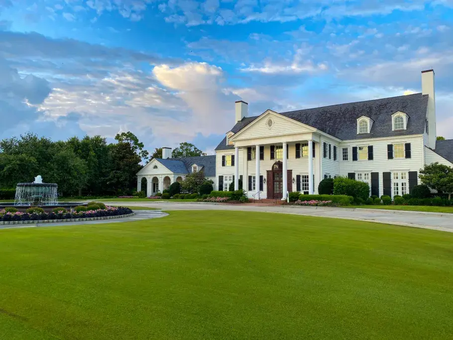 Pine Lakes Country Club Clubhouse