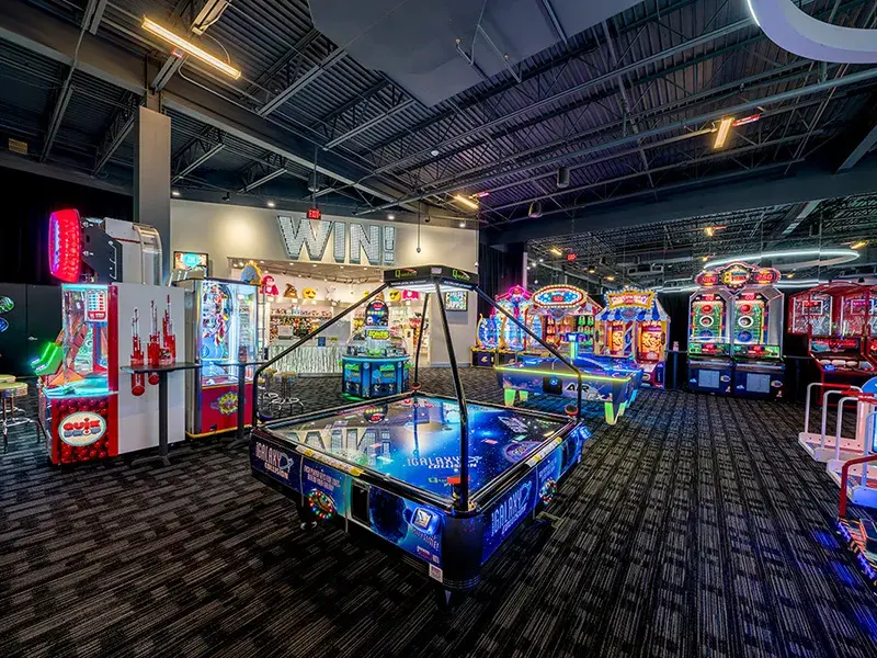 Dave &amp; Buster's Photo 2